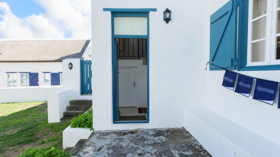 5 Bedroom Property for Sale in Struisbaai Western Cape